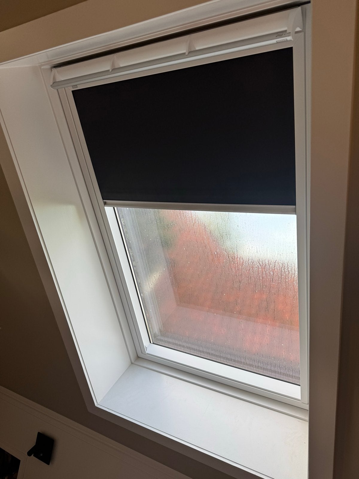 Velux verduisterend rolgordijn - Blauw, Ophalen, Inclusief montageonderdelen, Overige merken, Zwart