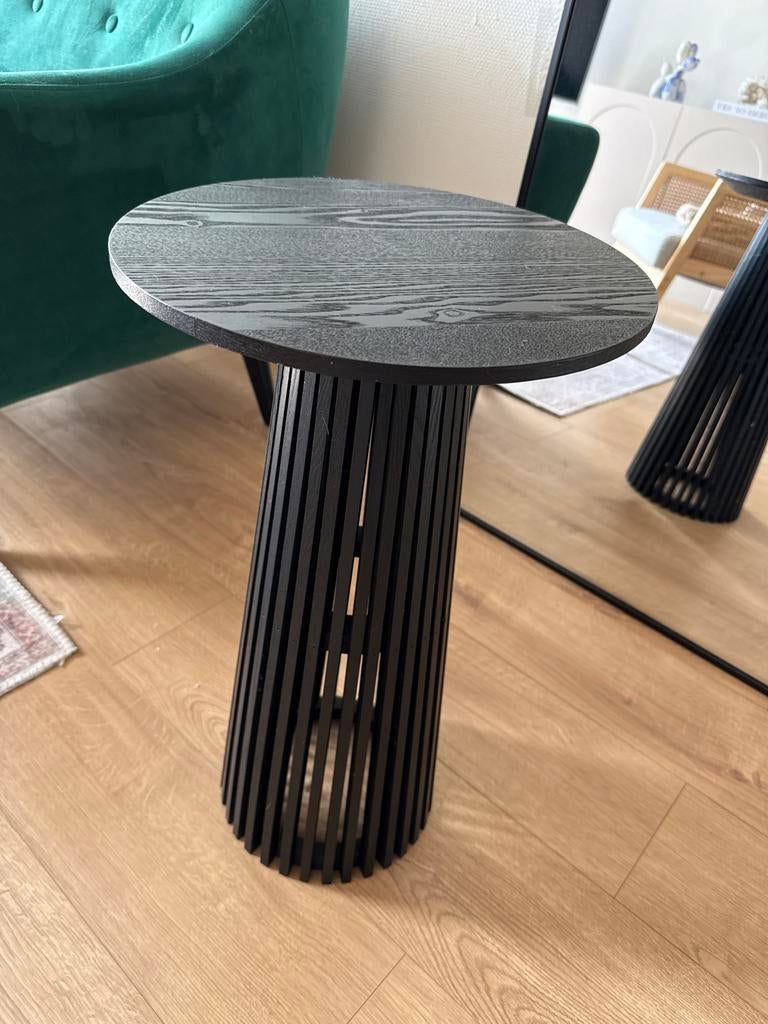 Bijzettafel Cone Kwantum - Zwart, Huis en Inrichting, Minder dan 55 cm, Rond, Zo goed als nieuw, Hout