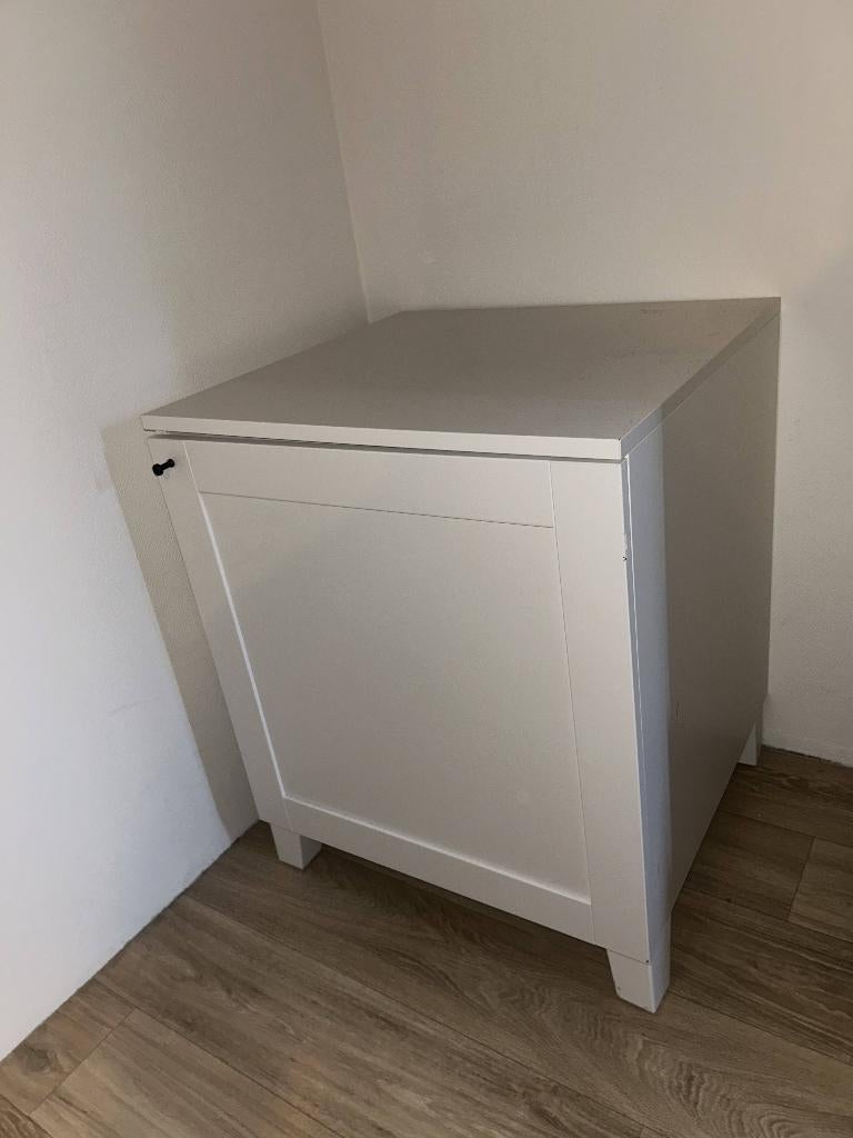 IKEA PLATSA wandkast met HJÄLPA draadmanden – wit, Huis en Inrichting, Kasten | Kledingkasten, Ophalen, 50 tot 100 cm, Zo goed als nieuw