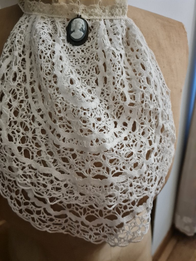 Vintage jabot met camee, Ophalen of Verzenden