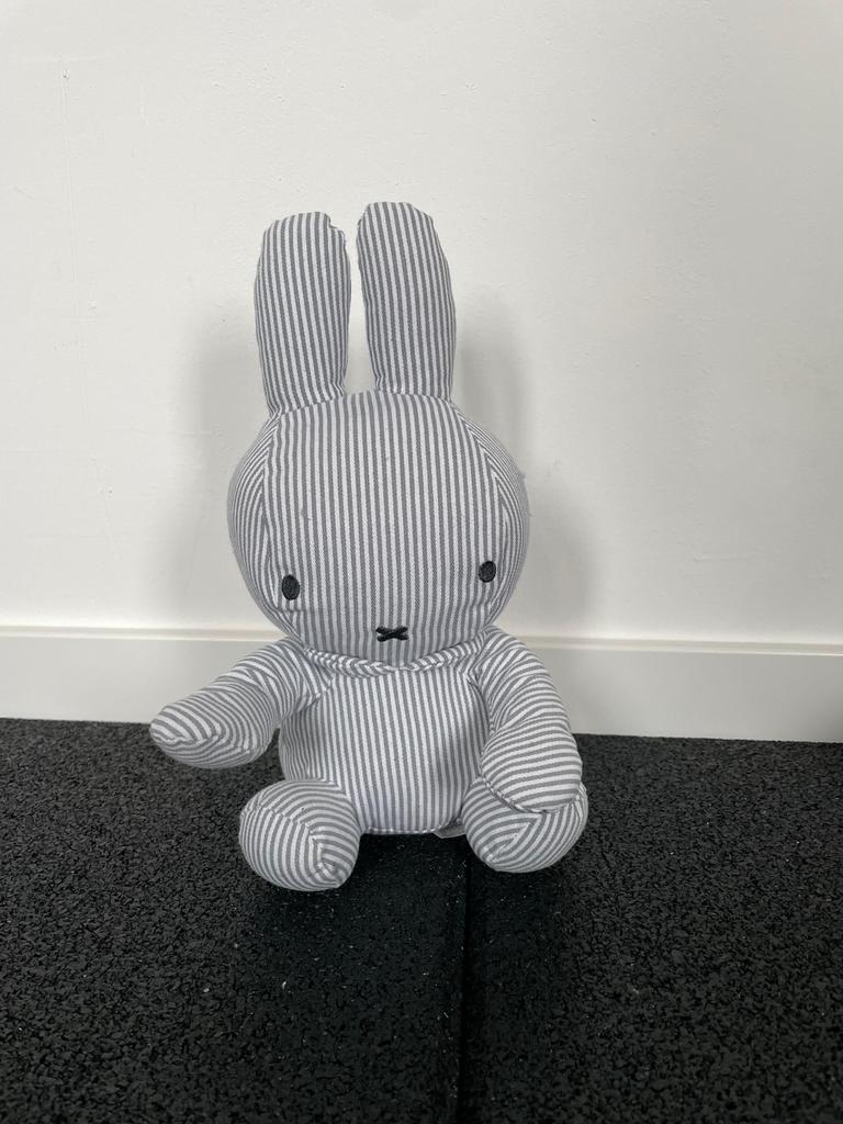 Kiekeboe Nijntje met magnetische handen, Kinderen en Baby's, Speelgoed | Knuffels en Pluche, Ophalen of Verzenden, Zo goed als nieuw