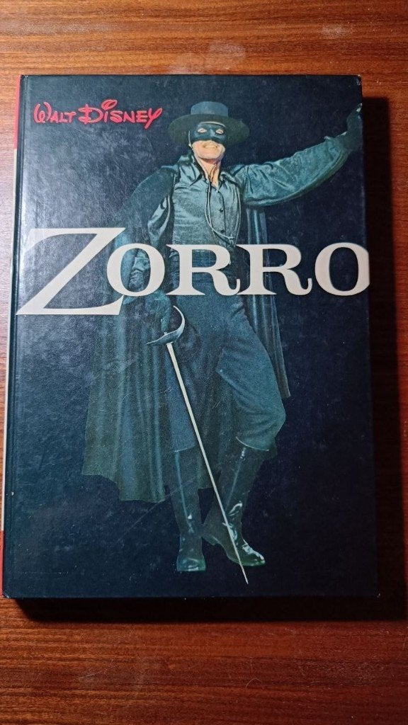 Vintage Walt Disney Zorro Hardcover Boek (1967/1968), Ophalen of Verzenden, Gelezen