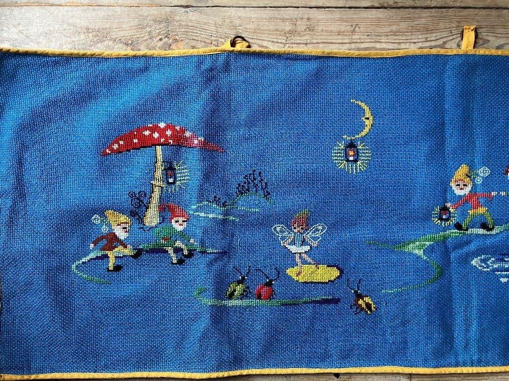 kabouters elfjes paddenstoel  vintage kinderwandkleed, Kinderen en Baby's, Ophalen of Verzenden, Zo goed als nieuw, Wanddecoratie