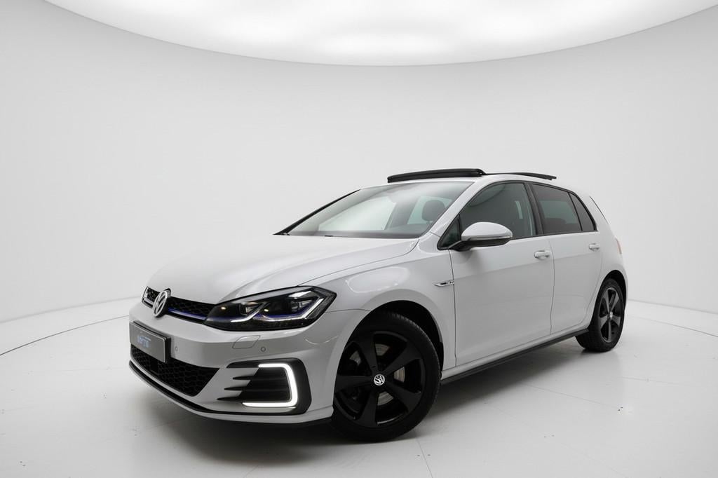 Volkswagen Golf 7.5 1.4 TSI PHEV GTE PANO VIRTUAL CAM ACC, Auto's, 8 kWh, Stof, Gebruikt, 4 cilinders