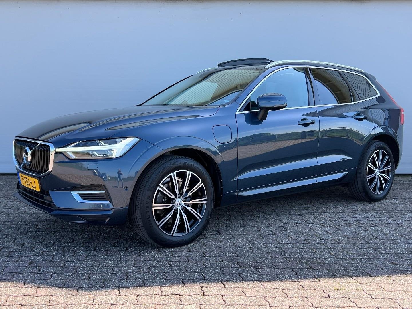 Volvo XC60 T8 AWD | Momentum | Luchtvering | Leder | SOH 87%, Auto's, Automaat, Automatische klimaatregeling, 1969 cc, 2039 kg