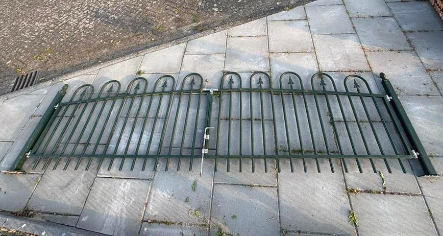 Stalen poort 340x90 cm, tweedelig, Met poort, Gebruikt, Ophalen of Verzenden, Sierhekwerk