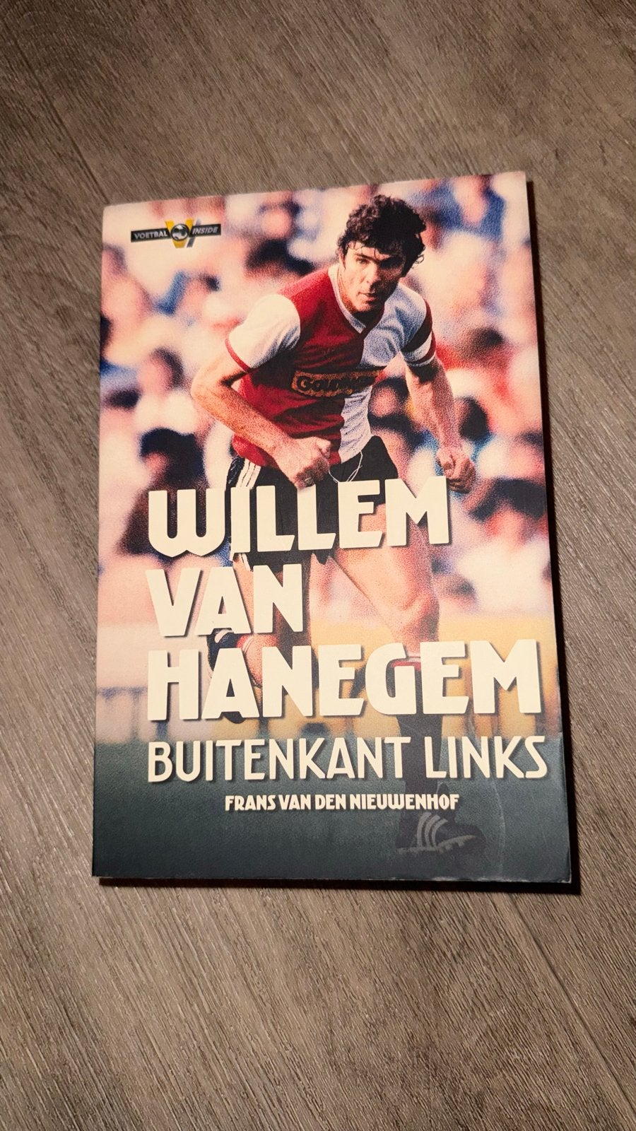 Willem van Hanegem: Buitenkant Links - Voetbal Inside Boek, Ophalen of Verzenden, Gelezen, Fitness