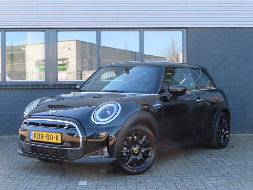 MINI Mini Electric Classic 33 kWh | lederen bekleding | came, Auto's, Mini, 12 maanden, Gebruikt, 231 km, 184 pk