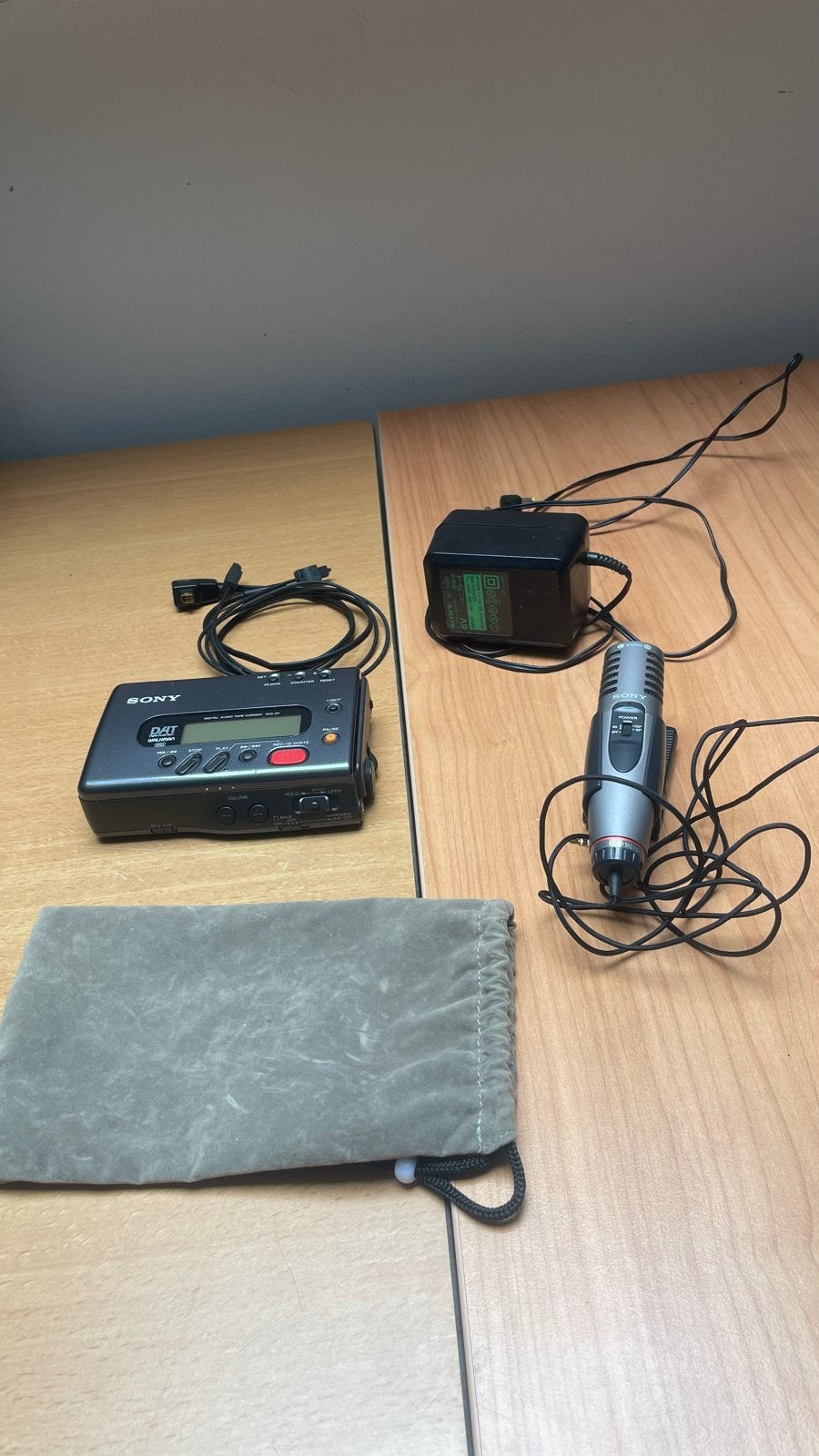 Sony TCD-D7 DAT Walkman met accessoires, Ophalen of Verzenden, Walkman