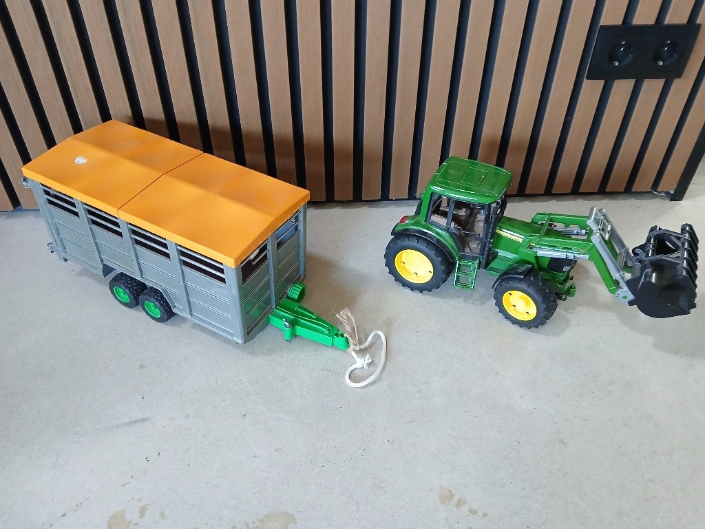 Speelgoed tractor met veewagen, Ophalen of Verzenden, Gebruikt