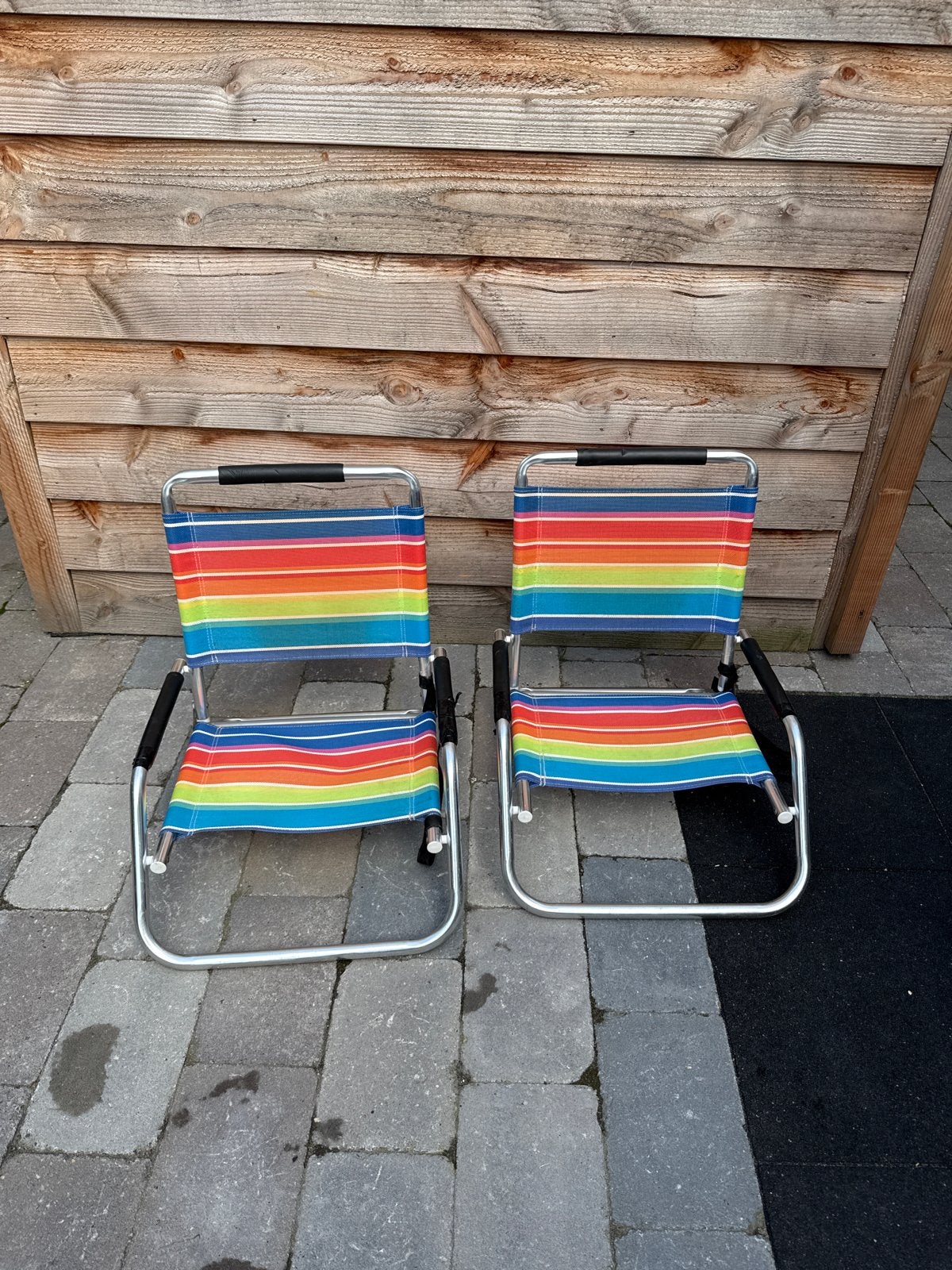 Gebruikte strandstoeltjes met gebruikerssporen, Ophalen, Gebruikt, Aluminium, Inklapbaar