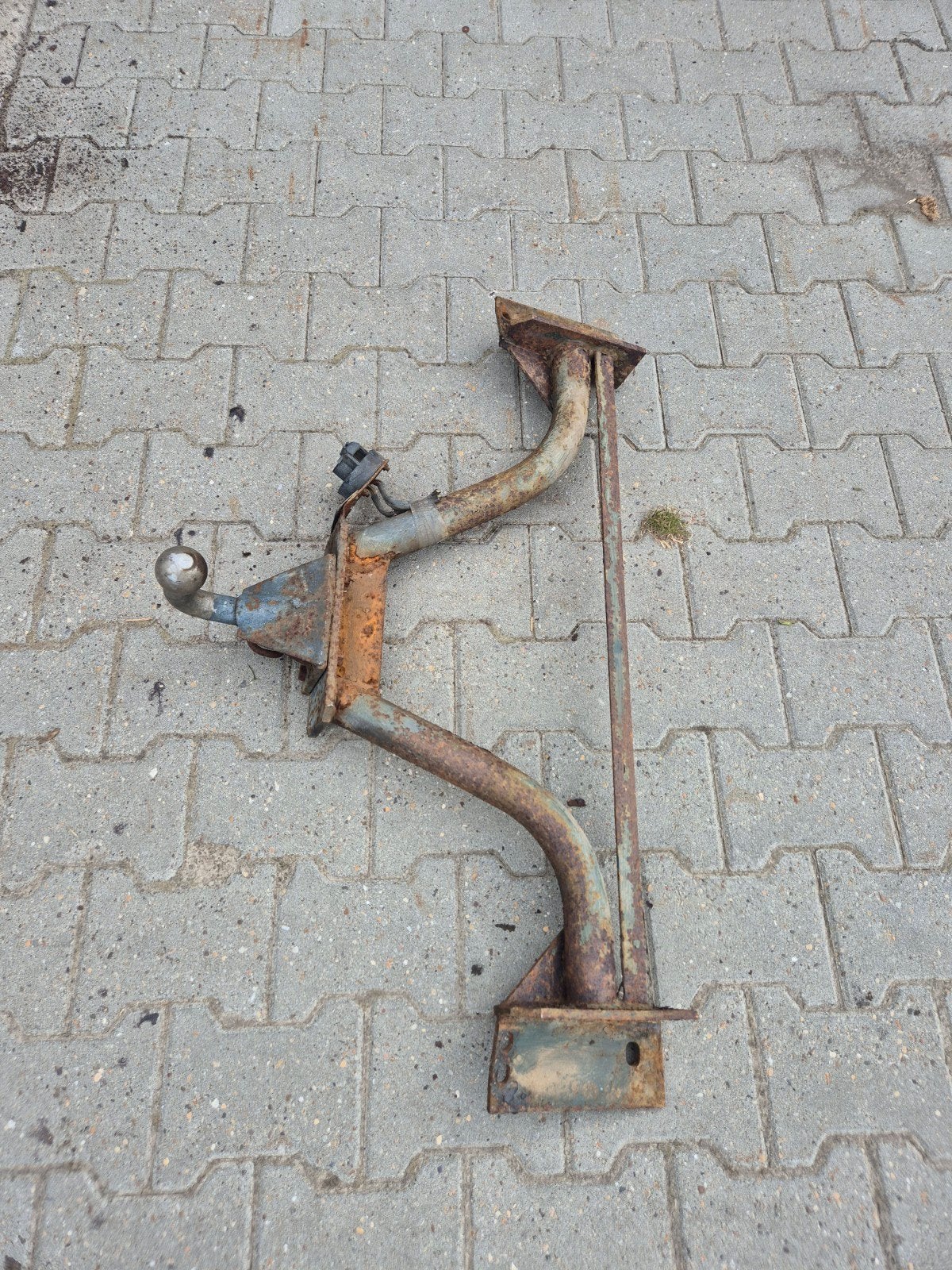 Trekhaak volvo 240/260 oud type dikke bumpers 1974 tm 1980, Ophalen