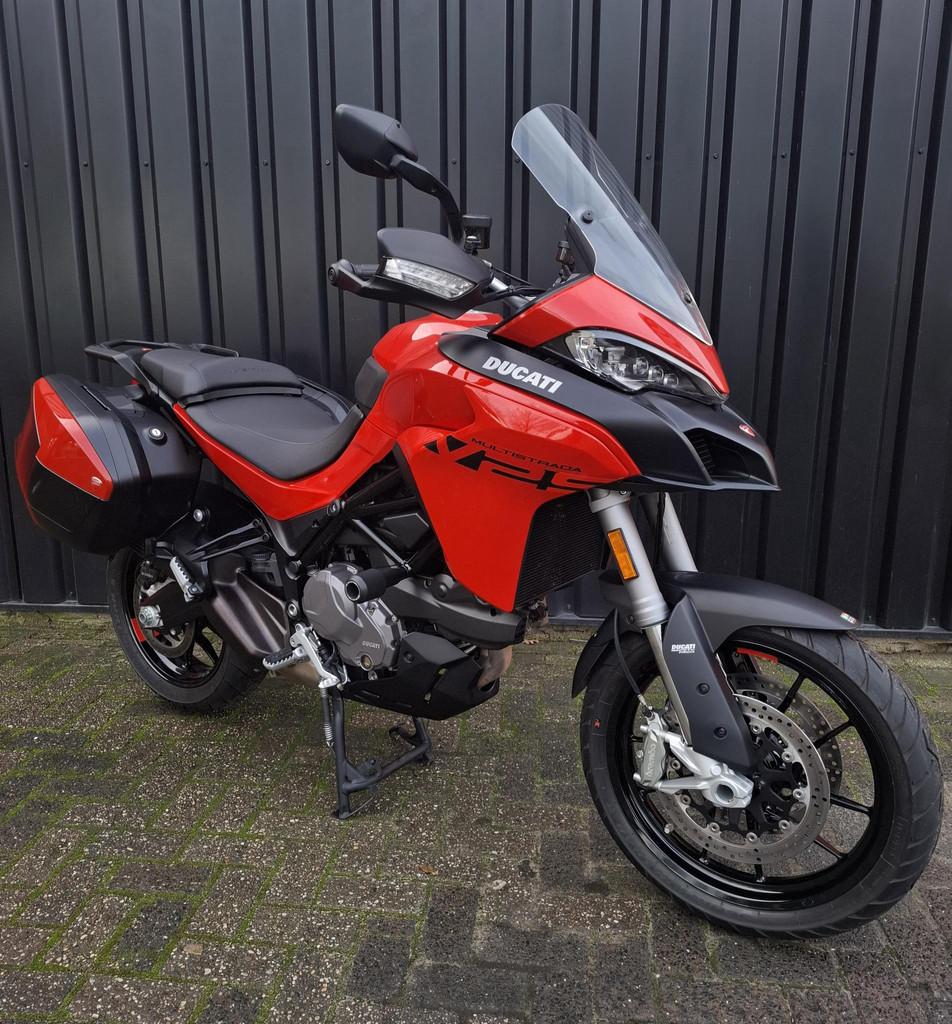Ducati Multistrada V2 S, Motoren, Motoren | Ducati, Info@ducati.com, Ducati North Europe B.V., Maanweg 174
2516 AB  Den Haag, NL