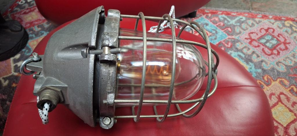 Oude industriele hanglamp, Huis en Inrichting, Lampen | Hanglampen, Ophalen, Gebruikt, Oud industrieel, Metaal