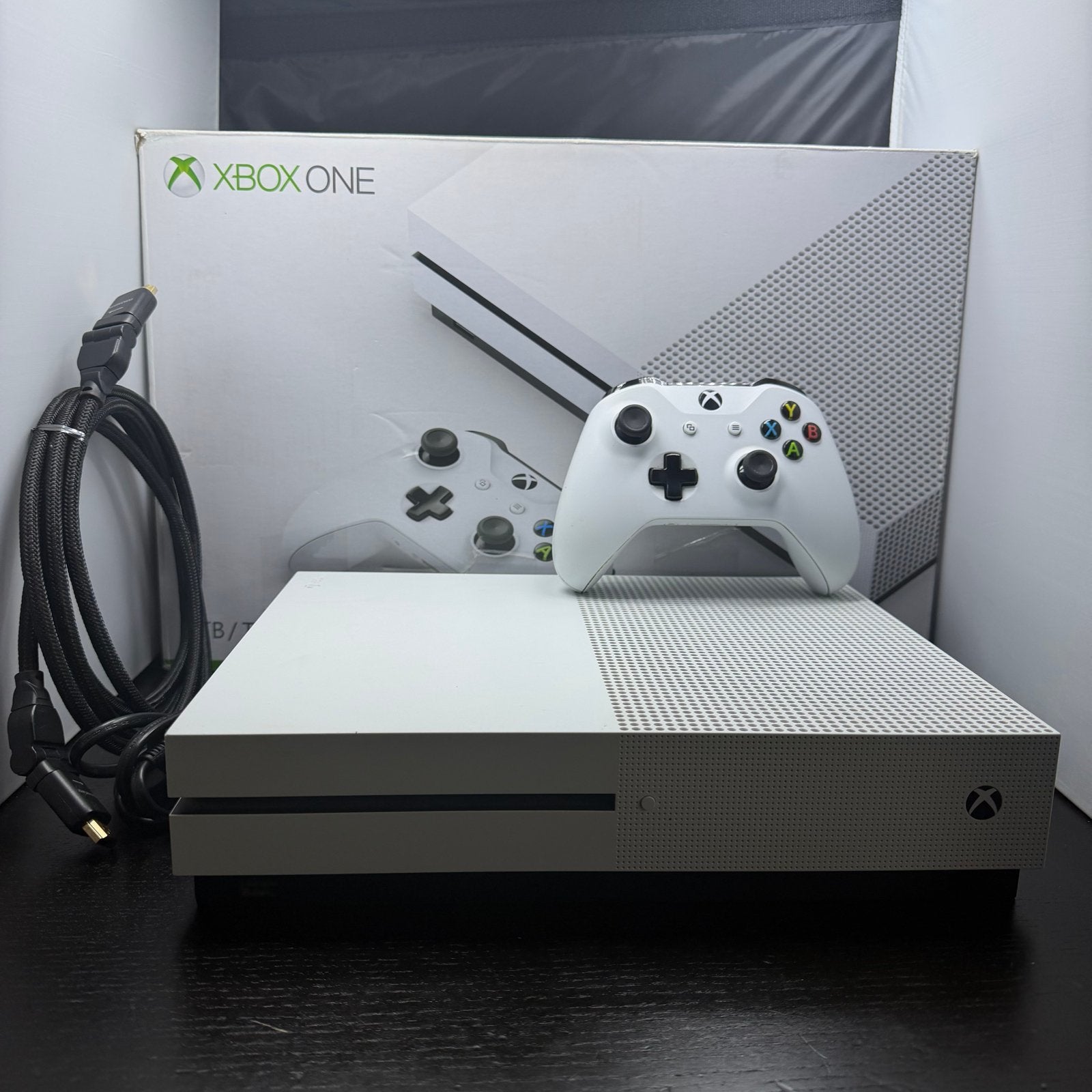 Xbox One S 1TB - Zo goed als nieuw met controller en kabels, S, Xbox One S, Ophalen of Verzenden, Zo goed als nieuw