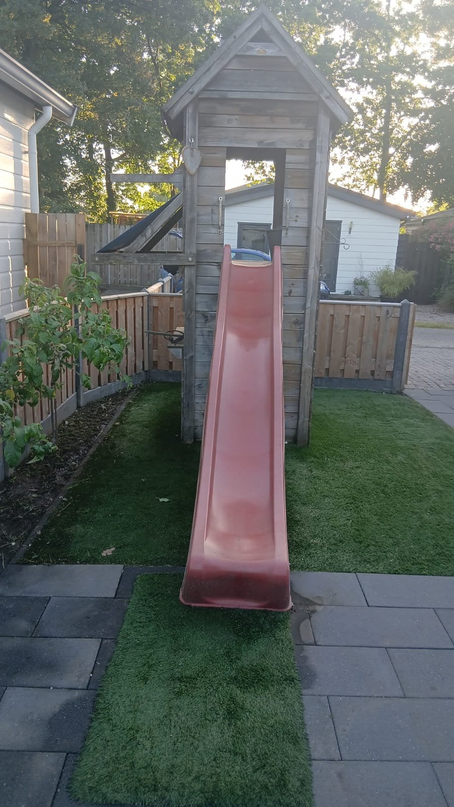 Wickey speeltoren met 2 meter lange glijbaan, Kinderen en Baby's, Speelgoed | Buiten | Speelhuisjes, Ophalen, Gebruikt, Hout