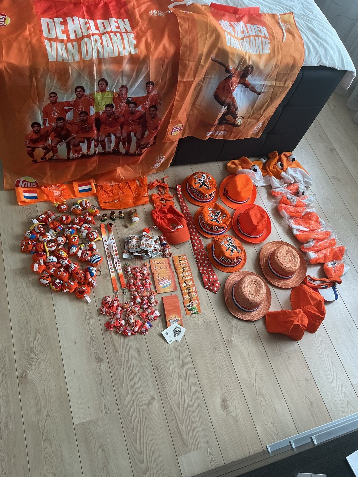 Grote Oranje Fan Collectie: Hoeden,Poppetjes,Tattoos, & Meer, Ophalen of Verzenden, Zo goed als nieuw, Overige sporten, Overige typen