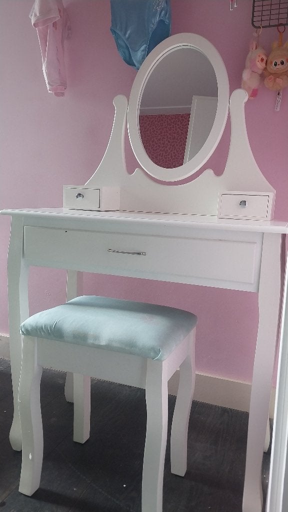 Brocante make up tafel - kinderen met stoeltje, Huis en Inrichting, Ophalen, Gebruikt, 100 tot 150 cm, 50 tot 100 cm