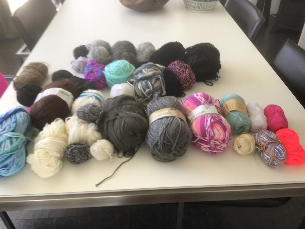 Opruiming partij wol voor €2,50, Hobby en Vrije tijd, Ophalen, Zo goed als nieuw, Breien of Haken, Wol of Garen