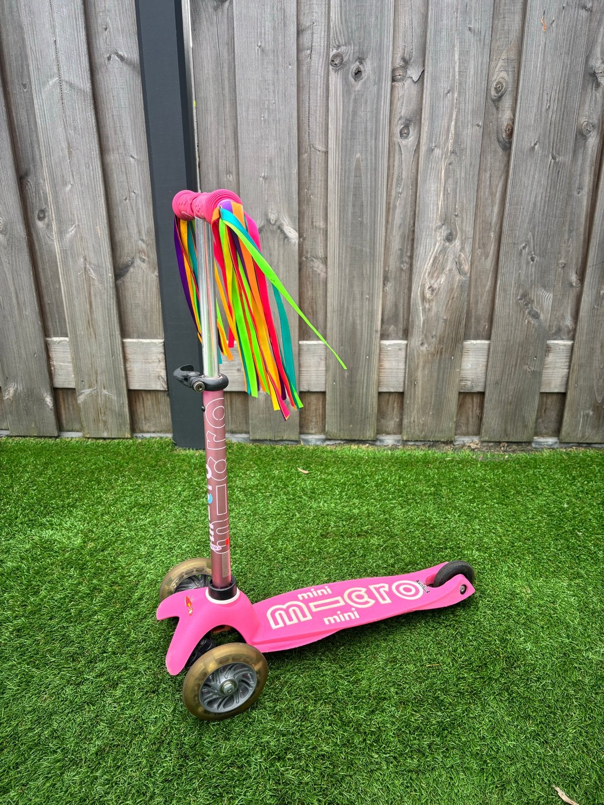 Roze Mini Micro Step met 3 Wielen en Kleurrijke Lintjes, Fietsen en Brommers, Ophalen, Gebruikt, Gewone step