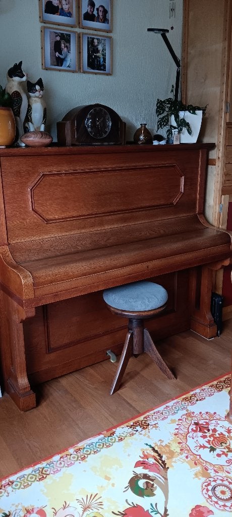 Piano Stems Dresden (onderhouden en gestemd) met kruk, Ophalen, Gebruikt, Bruin, Piano
