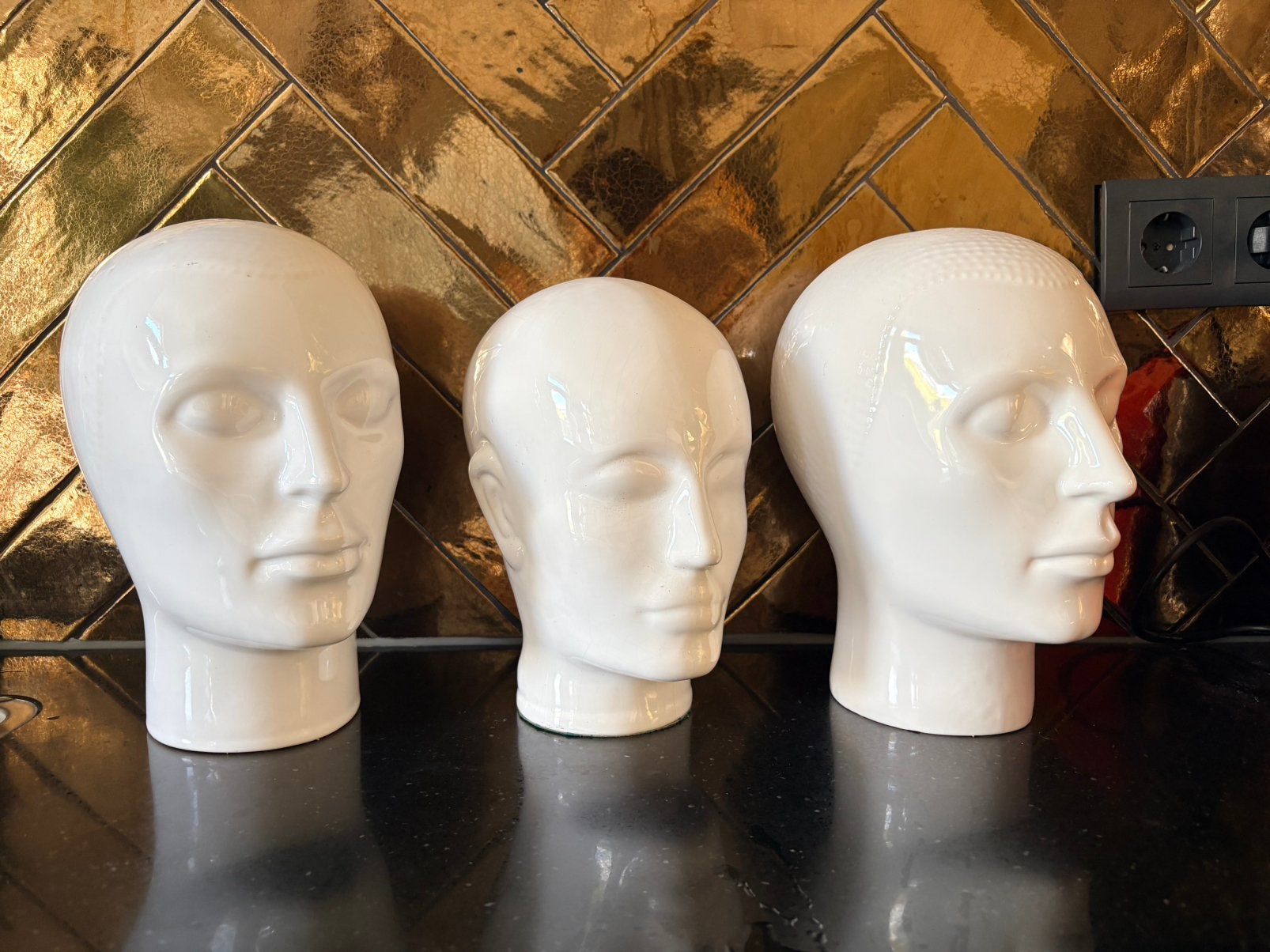 3 retro/vintage witte aardewerk koppen/hoofden, Ophalen of Verzenden