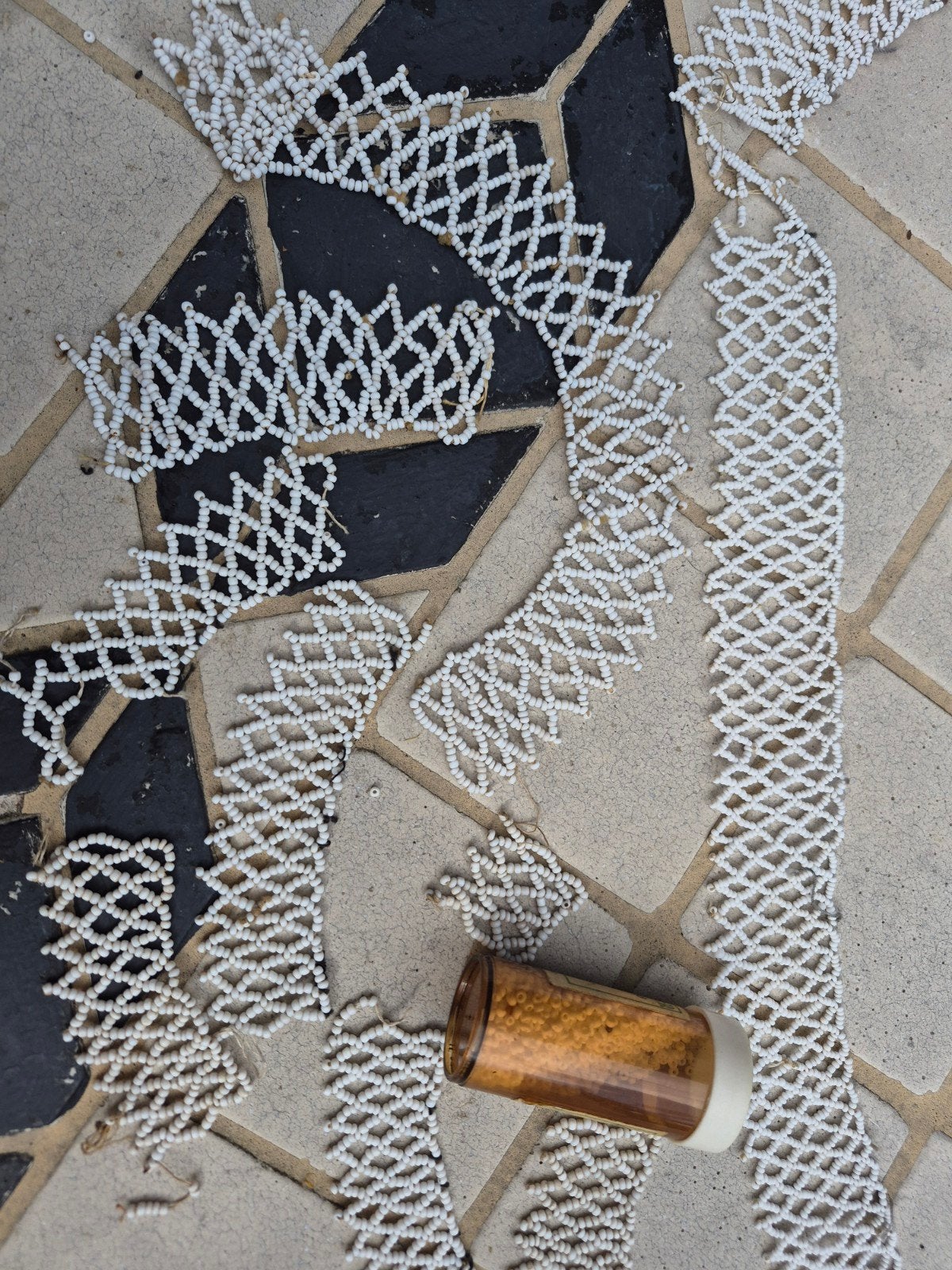 Witte kralenband voor sieraden of decoratie, Ophalen of Verzenden, Gebruikt, Kraal
