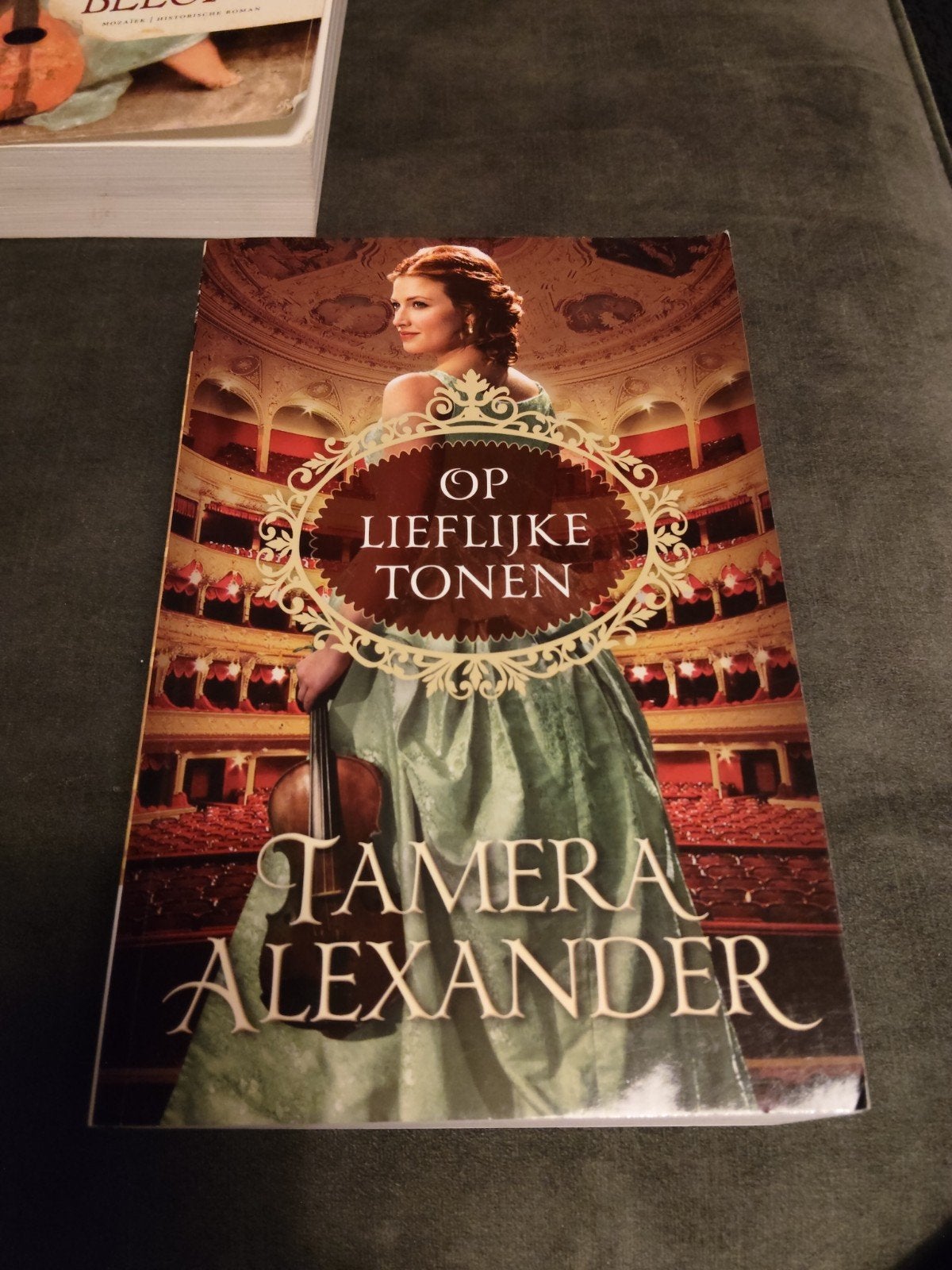 Op Lieflijke Tonen - Tamera Alexander (Roman), Ophalen of Verzenden, Zo goed als nieuw, Tamera Alexander, Nederland