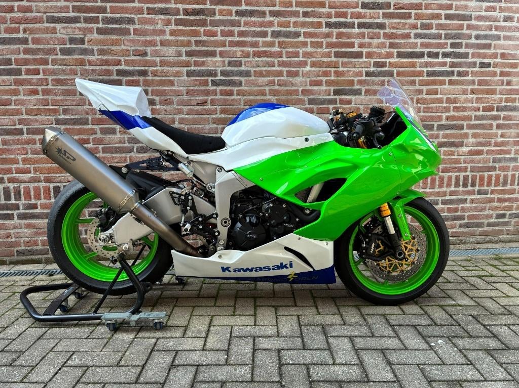Kawasaki zx6r 636 cc 2024 circuitmotor racer, Motoren, Sportuitlaat, 636 cc, 4 cilinders, Motorrijbewijs A