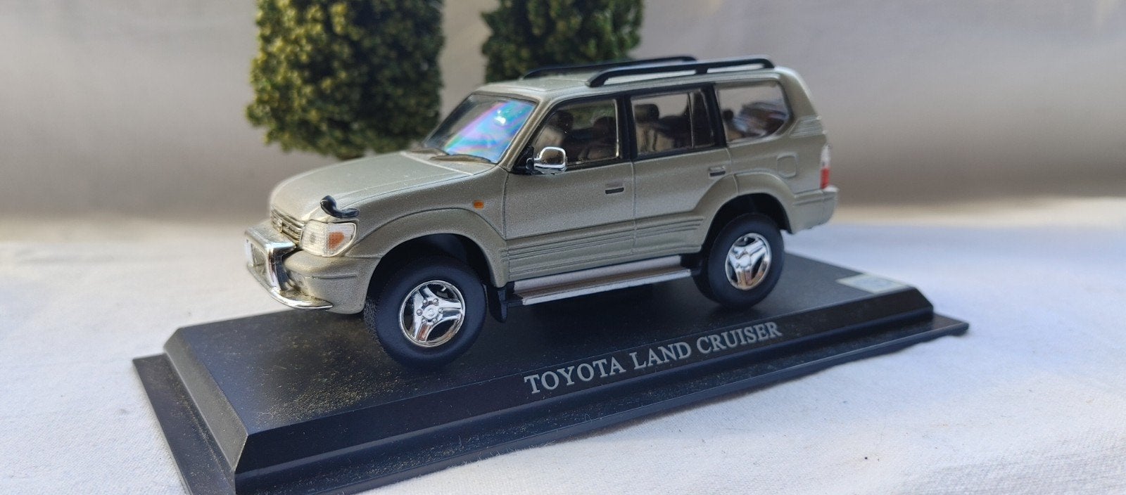 toyota landcruiser 1:43, Verzenden, Zo goed als nieuw, Auto, Overige merken