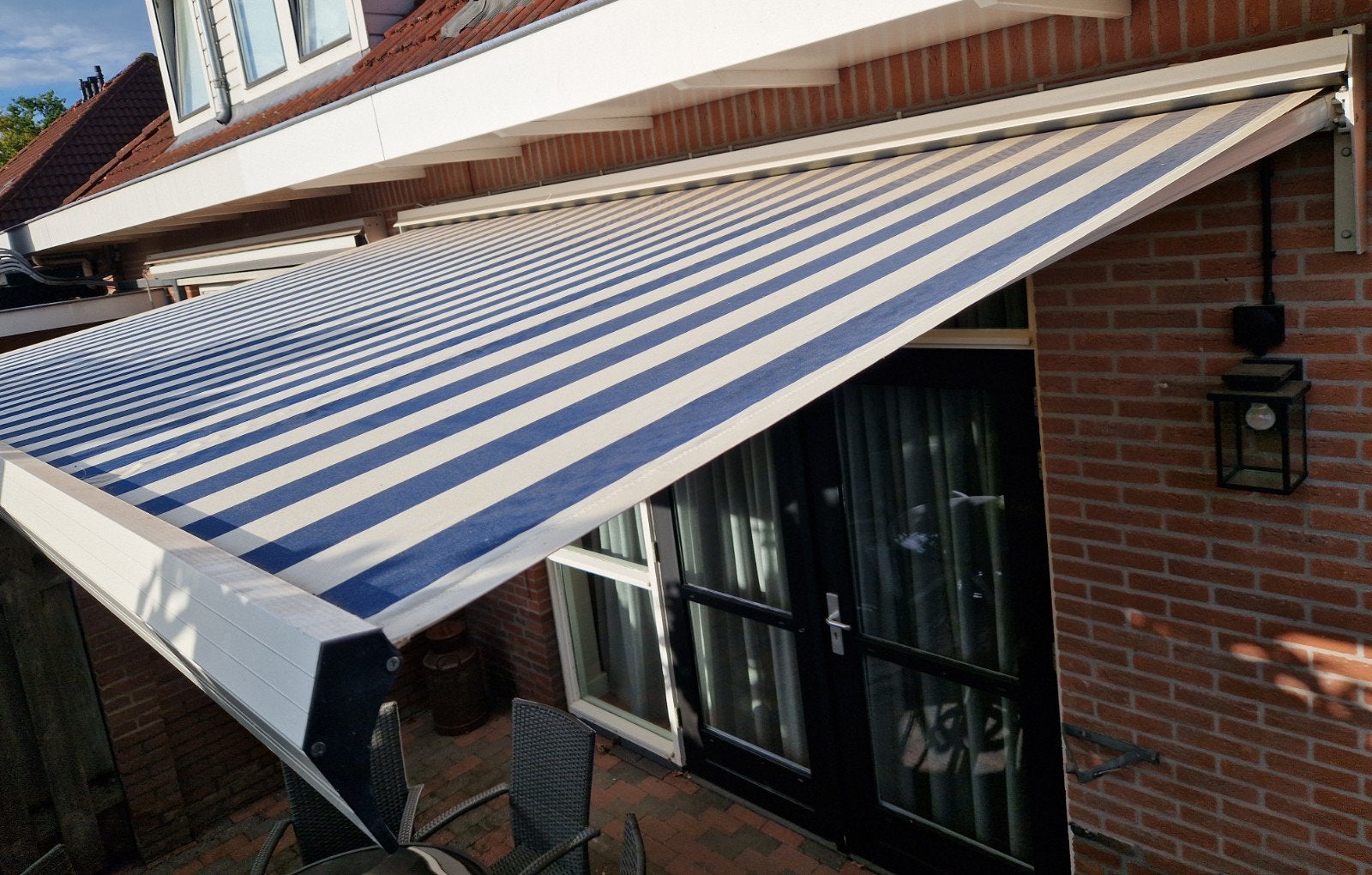 Elektrisch knikarmscherm met afstandsbediening, Ophalen, Gebruikt, Elektrisch, 150 tot 300 cm