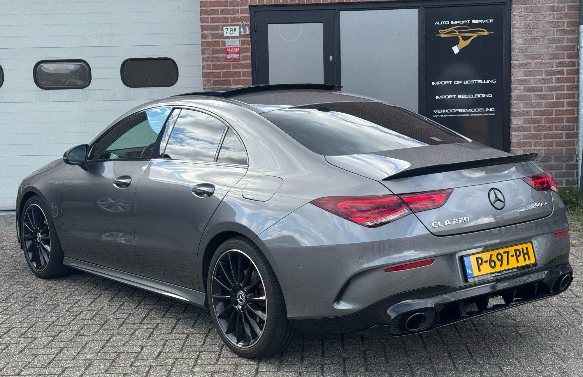 Mercedes-Benz CLA-klasse 220 4MATIC Premium Pl. AMG Line Bur, Auto's, Automaat, CLA, 15 km/l, Bedrijf