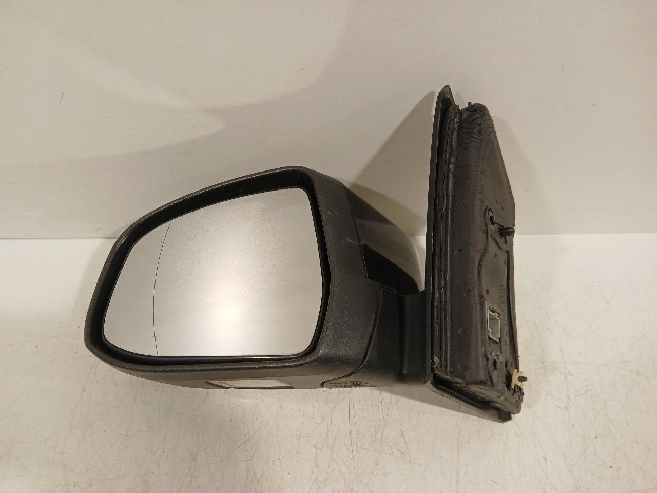 Spiegel buiten links elektrisch Ford Focus, Auto-onderdelen, Onderdelen@venauto.nl, Van der Ven Autorecycling B.V., Gebruikt, Ettenseweg 76, 4706 PB Roosendaal, The Netherlands
