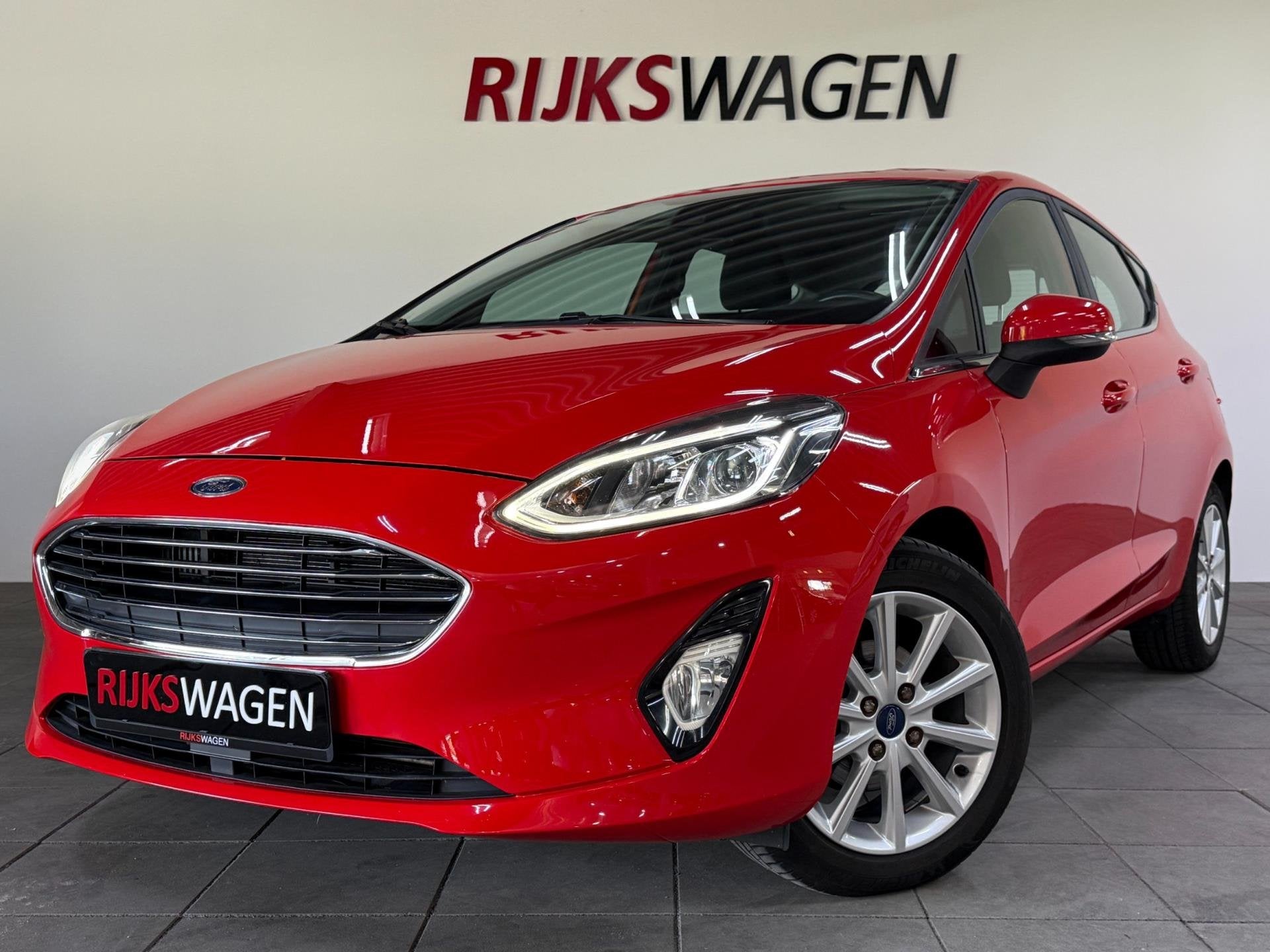 Ford Fiesta 1.0 EcoBoost Titanium Automaat/Carplay/Sfeer, Auto's, Gebruikt, Zwart, Met garantie (alle), Bedrijf