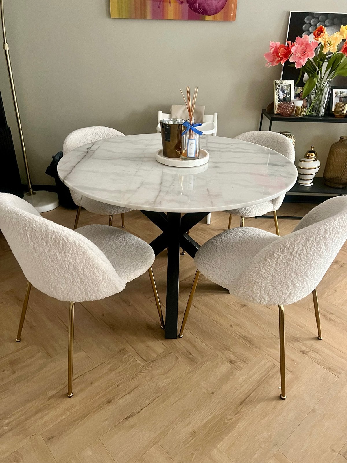 Marmeren eettafel met 4 teddy stoelen, Ophalen, 100 tot 150 cm, Rond, Zo goed als nieuw