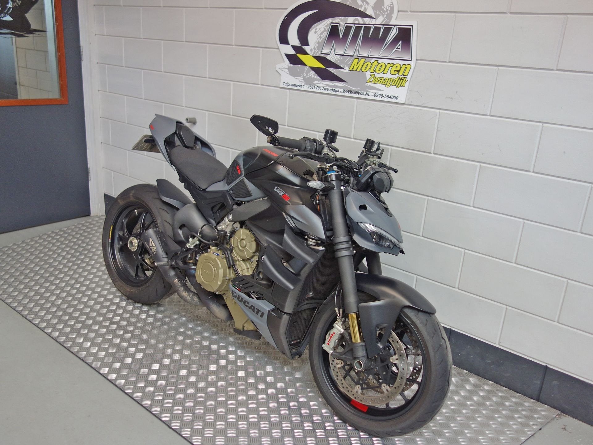 Ducati Streetfighter V4 S, Motoren, LED Verlichting, Meer dan 35 kW, Handgeschakeld, Gebruikt