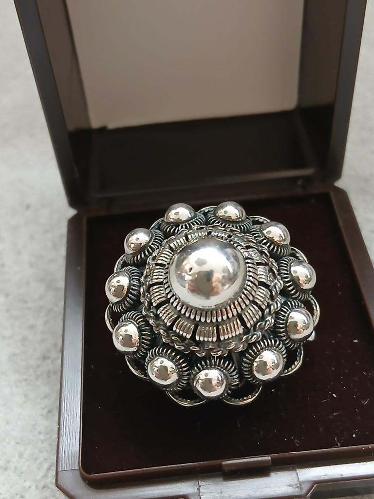 Antieke zeeuwse knopring, Antiek en Kunst, Ophalen of Verzenden, Zilver