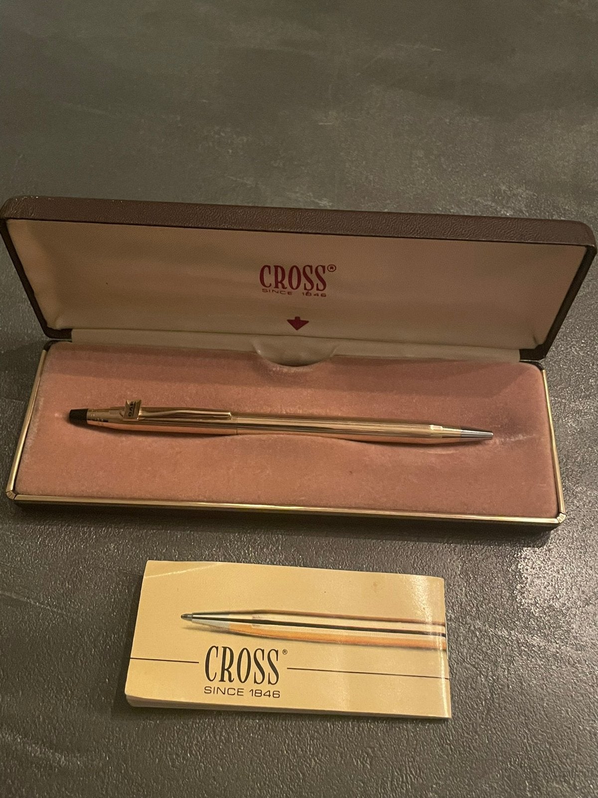 Cross pen 10 K rolled Gold, Ireland.met Daf logo., Verzamelen, Pennenverzamelingen, Balpen, Cross, Met doosje, Ophalen of Verzenden