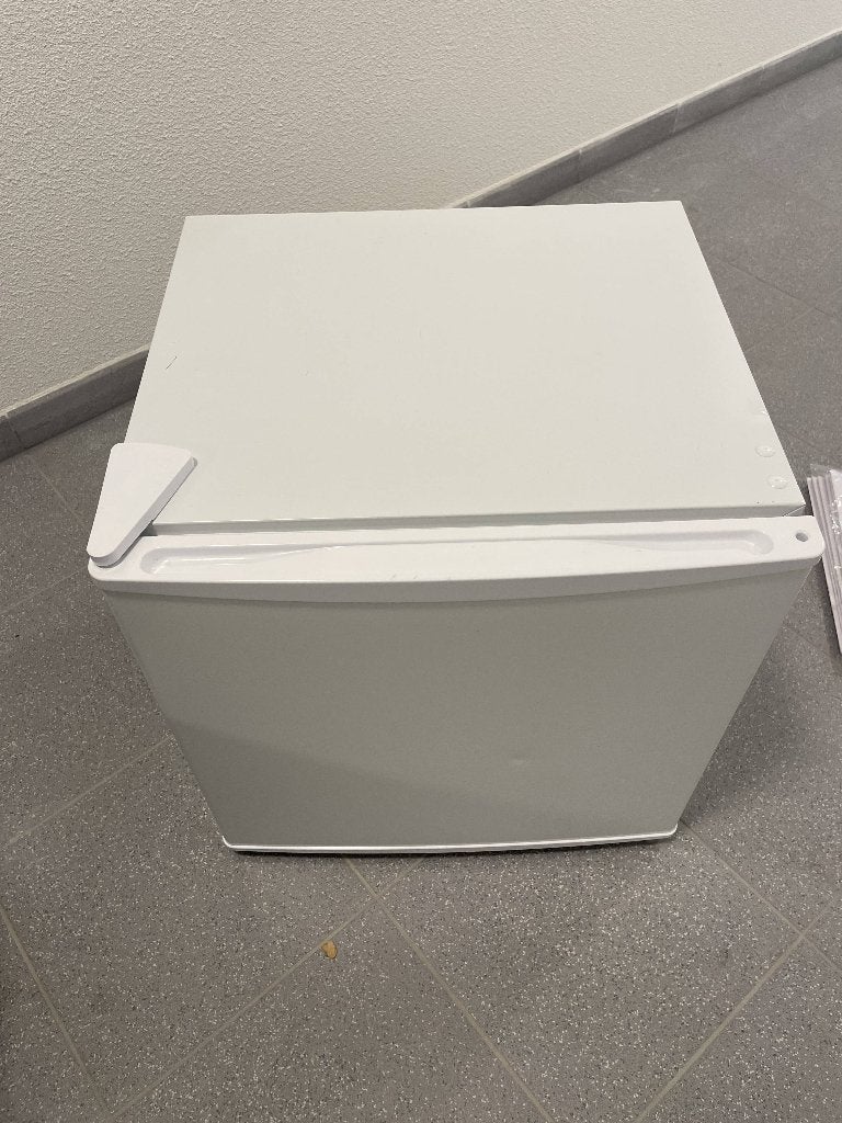 Mini koelkast van IKEA | TILLREDA, Ophalen, Wit, 50 tot 100 cm, Zo goed als nieuw