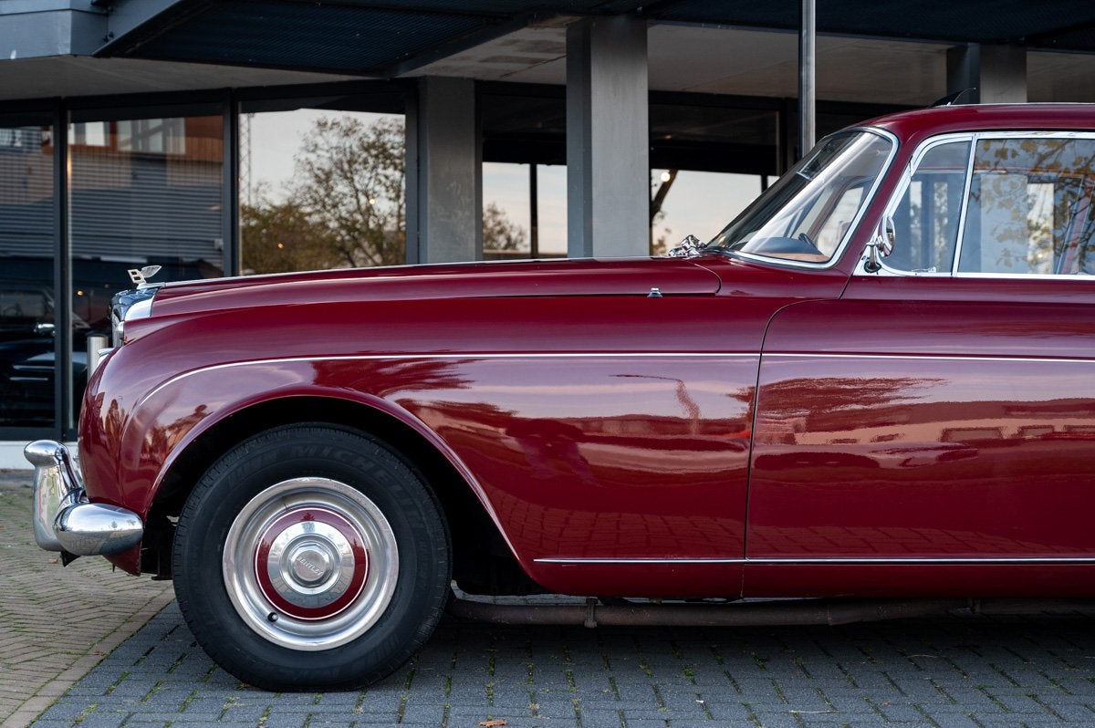 Bentley S2 Continental by H.J. Mulliner (bj 1962, automaat), Auto's, Bentley, Gebruikt, 8 cilinders, Continental, Leder