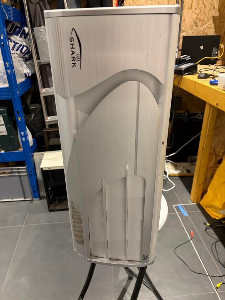 Thermaltake Shark retro computerkast met moederbord, Ophalen, Zo goed als nieuw