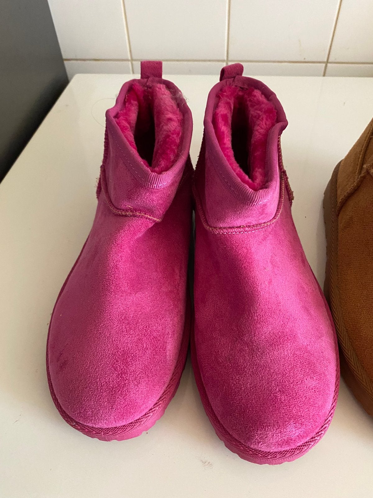 Uggs, Ophalen, Zo goed als nieuw, Roze, Pantoffels of Sloffen
