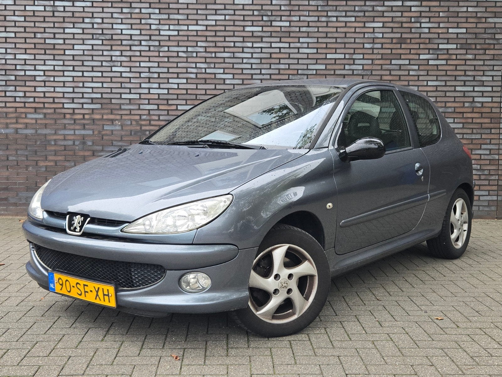 Peugeot 206 1.6 16V Leer Airco Trekhaak apk, Voorwielaandrijving, 15 km/l, 40 €/maand, Zwart