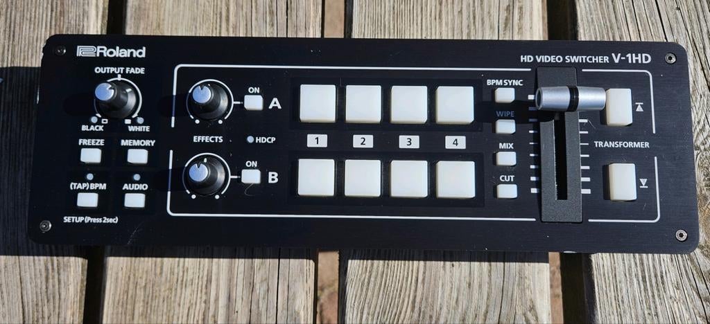 Roland V-1HD HD Video Switcher inclusief stroom adapter, Ophalen of Verzenden, Zo goed als nieuw, Video