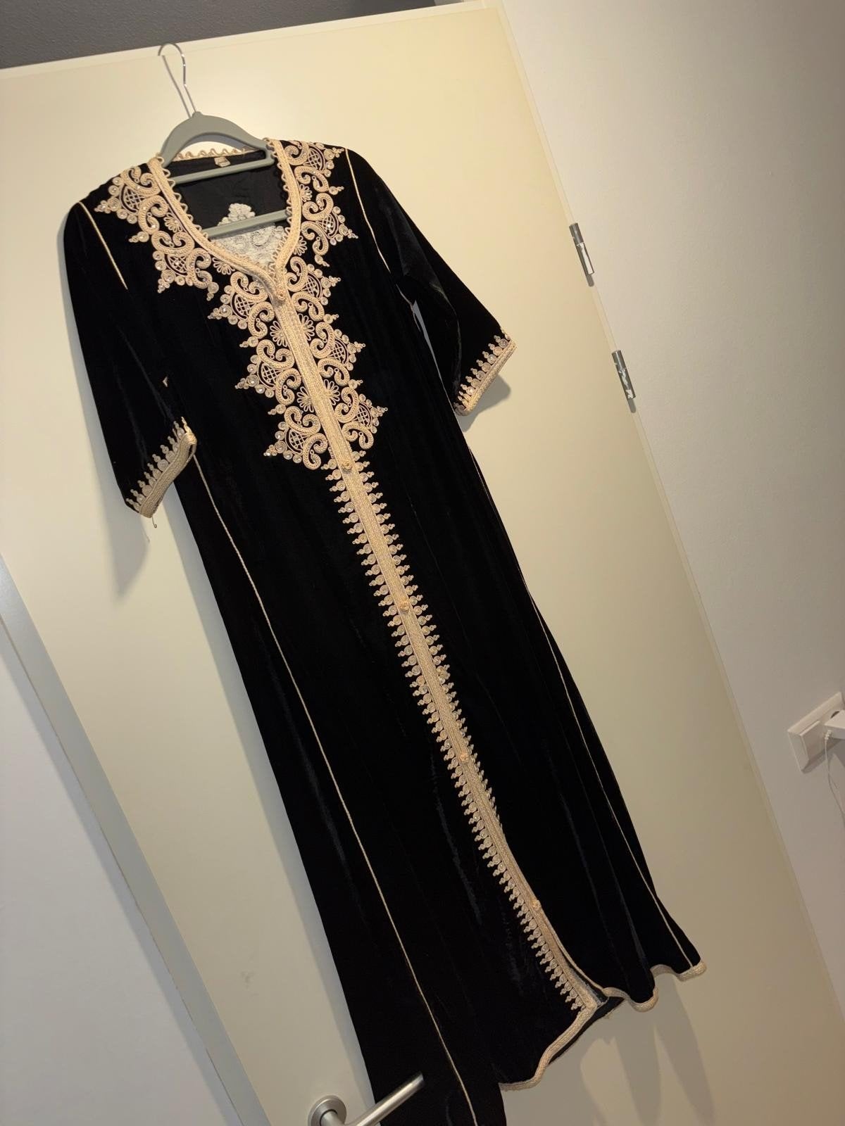 Zwarte kinder kaftan mobra stof, Kinderen en Baby's, Ophalen, Gebruikt