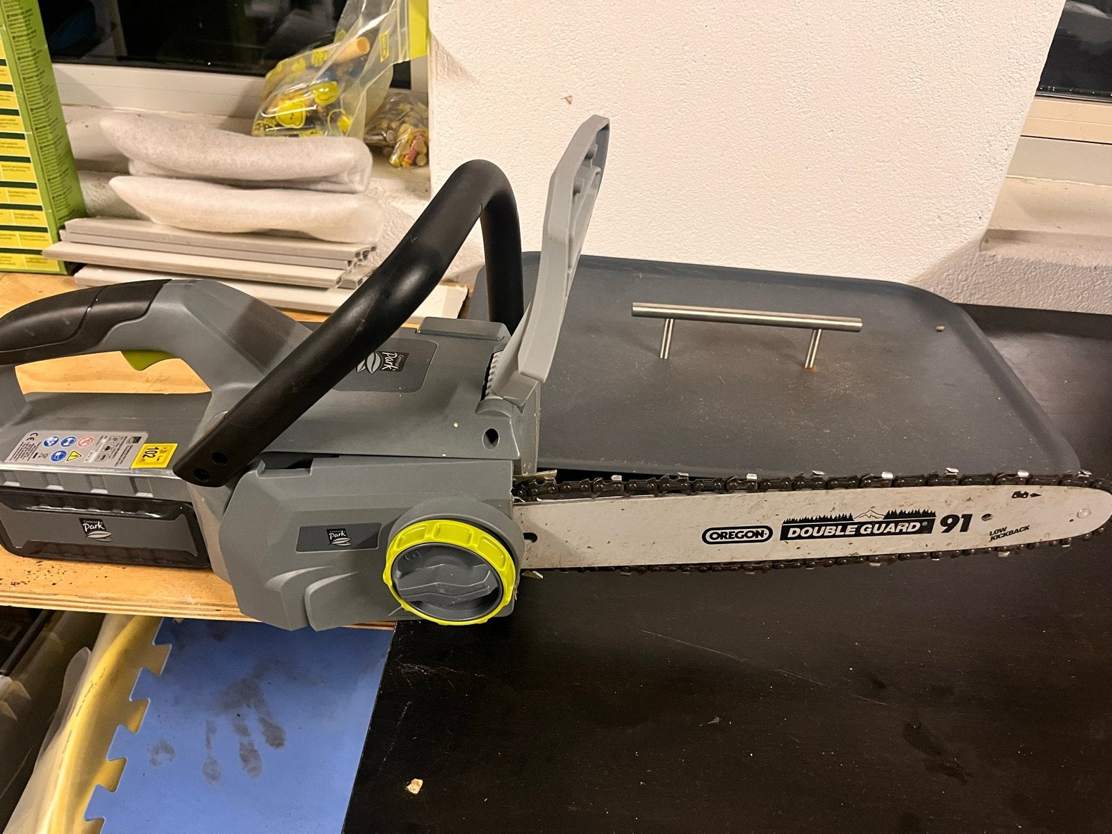 Central park  40v Accu Kettingzaag - Zo goed als nieuw, Doe-het-zelf en Verbouw, Ophalen, 70 mm of meer, Kettingzaag, 600 tot 1200 watt