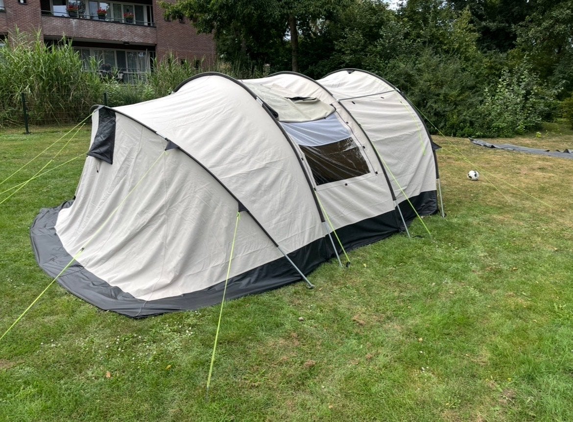 Ruime tunneltent voor 4-5 personen - Ideaal voor kamperen, Caravans en Kamperen, Ophalen, Gebruikt, Tot en met 5