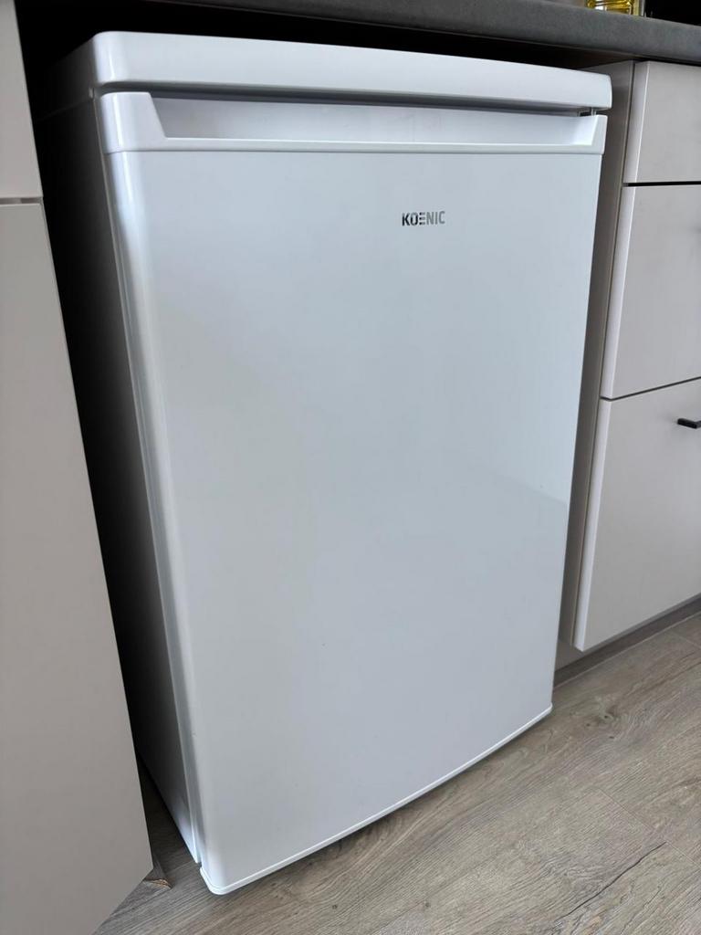 Koenic Witte Tafelmodel Koelkast met Vriesvak, Ophalen, Minder dan 85 cm, 45 tot 60 cm, Met vriesvak