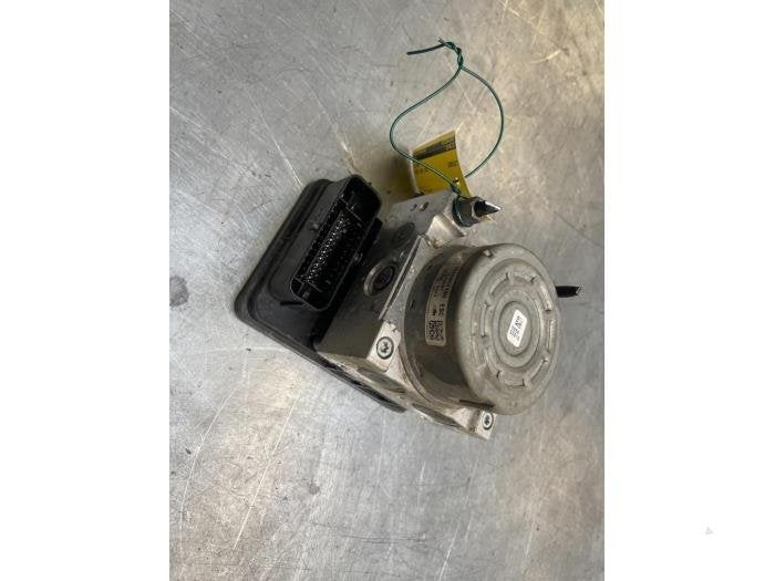ABS Pomp van een Peugeot 2008, Gebruikt, -, -, Ophalen of Verzenden