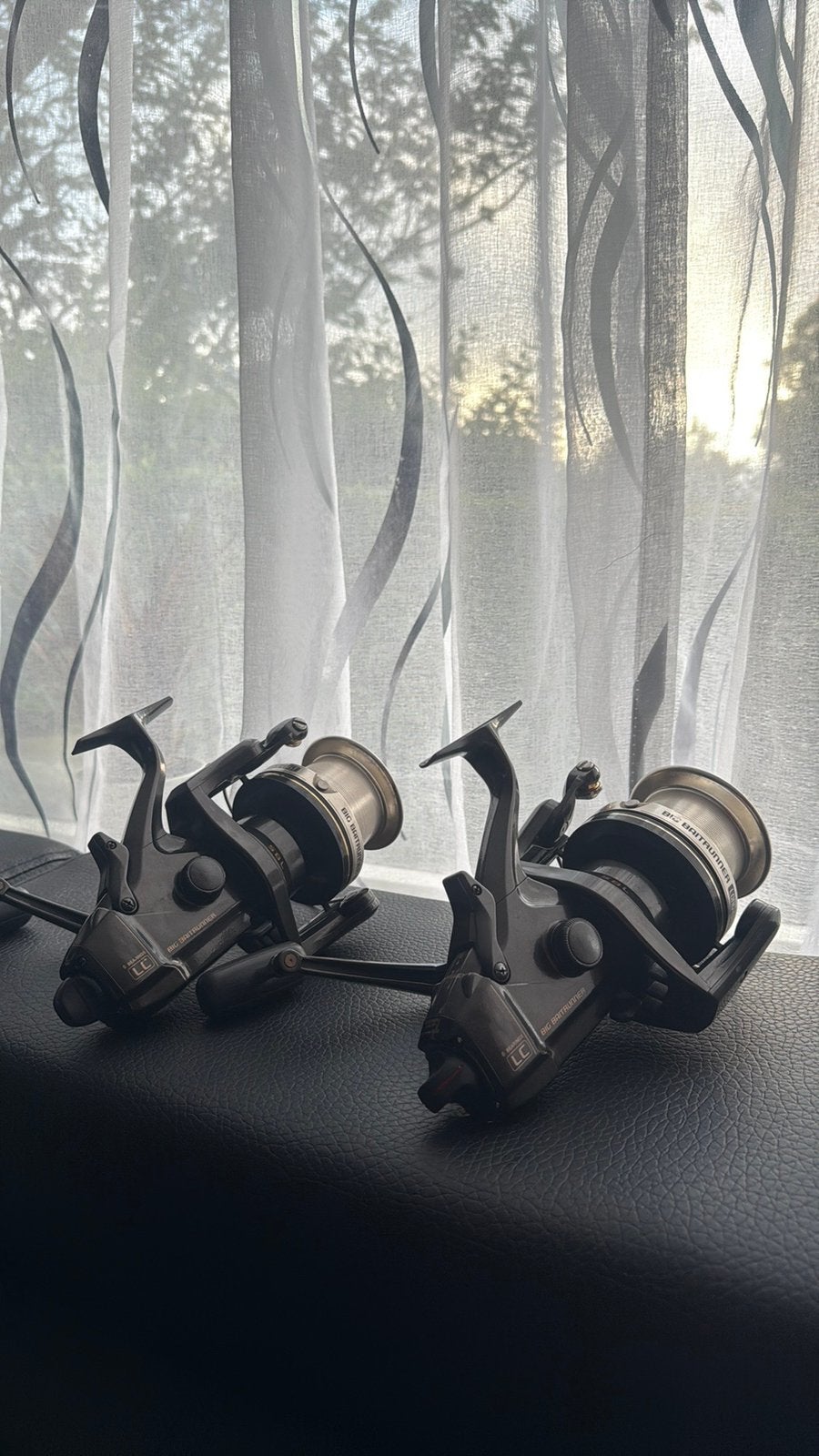 2 Shimano Big Baitrunner LC ZGAN, Ophalen of Verzenden, Zo goed als nieuw, Molen